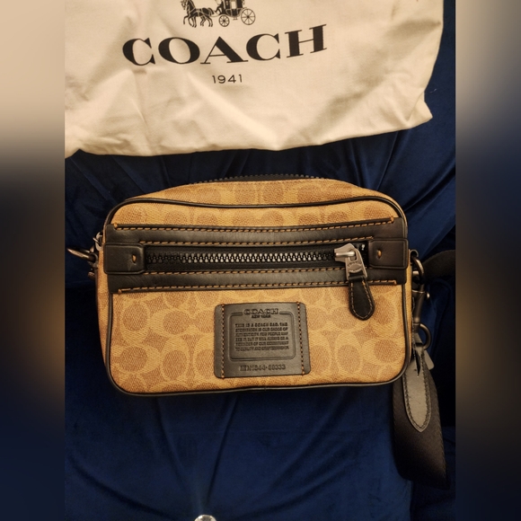 NWOT Coach Academy Crossbody In Signature Canvas - Picture 9 of 10